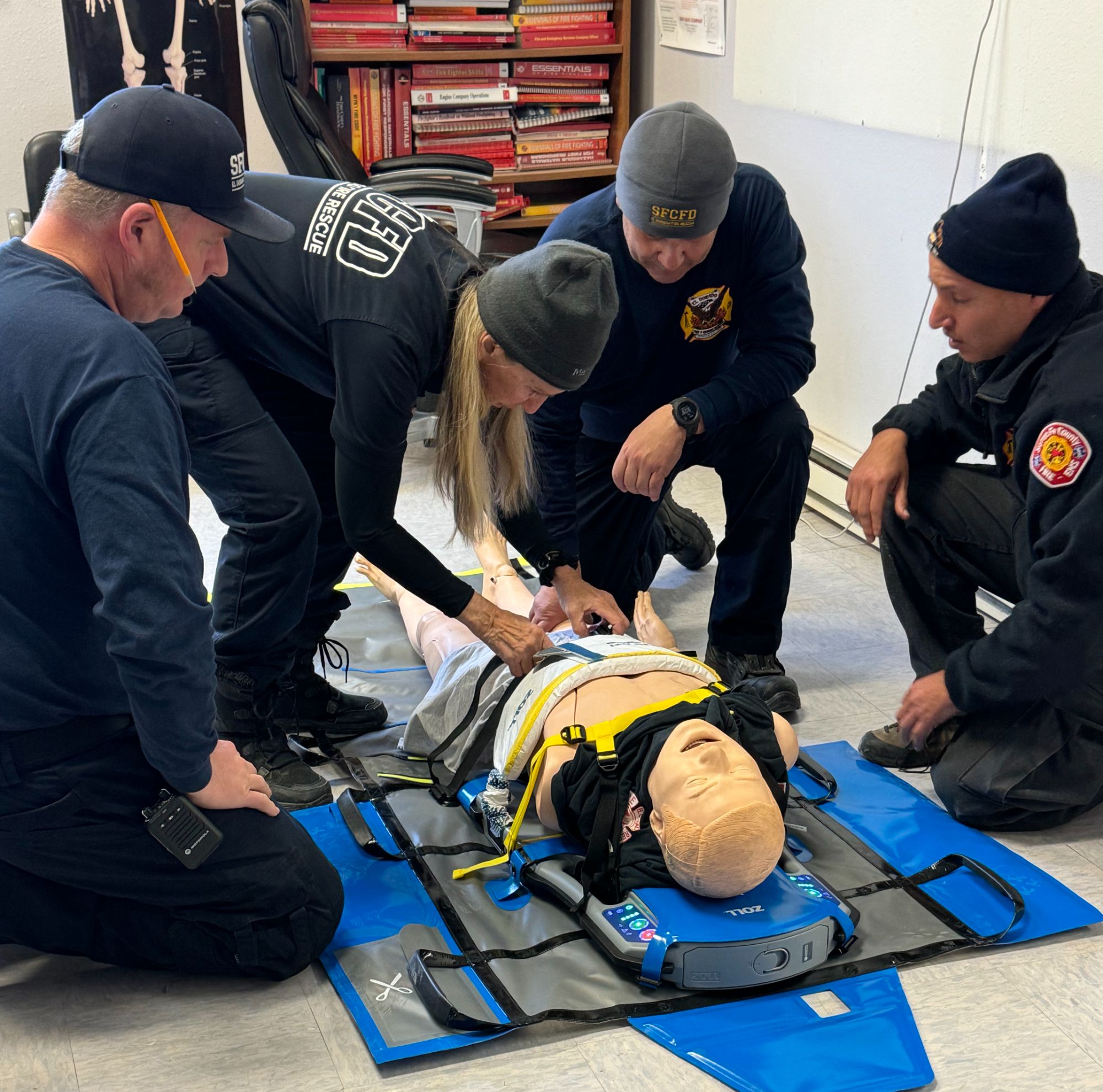 EDFR personnel training with the ZOLL AutoPulse NXT load-distributing band on a manikin